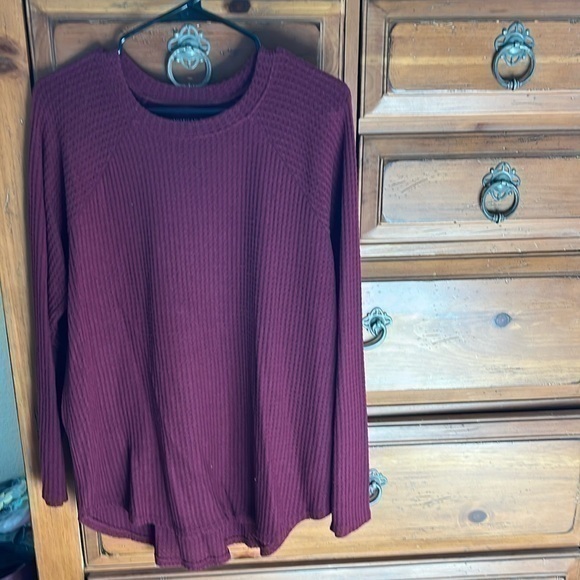 American Eagle Women’s Maroon Thermal Size Large EUC - Picture 1 of 8